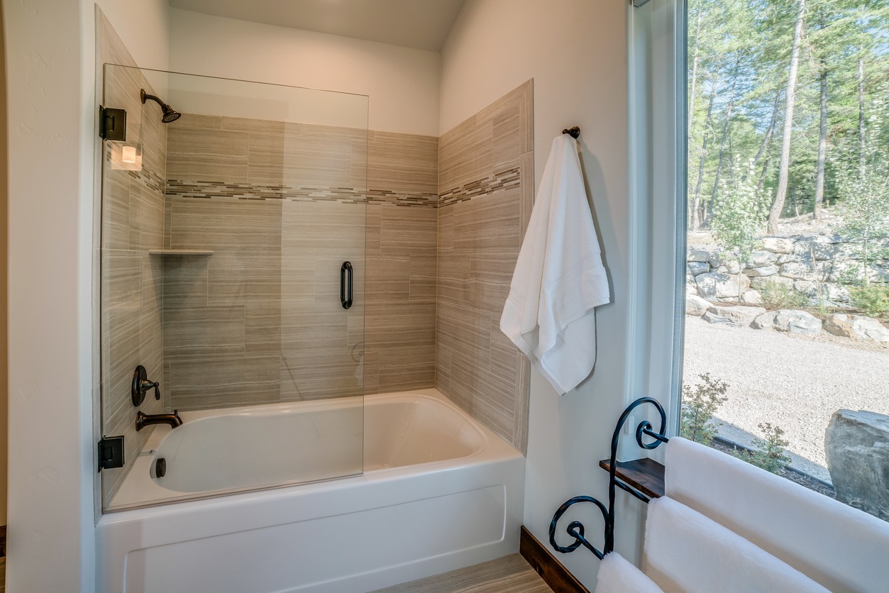 Shower & Tub Installation in Oakland